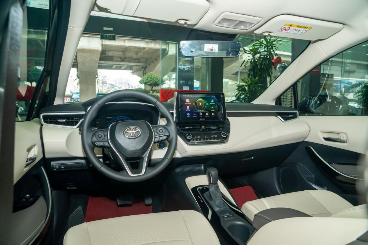Toyota Corolla Altis 2022 sở hữu nội thất tươi mới.